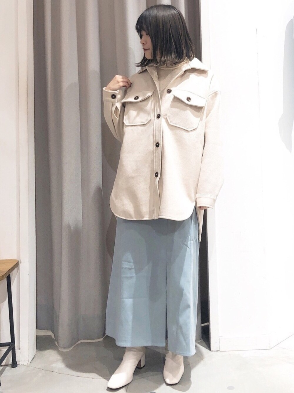 「スカート、冬コーデ、ロングスカート、冬、きれいめカジュアル、着回しコーデ、低身長コーデ、オトナ女子、スタッフセンバツ」｜「Aunt Marie'sのAUNT MARIE'S ハイネックニットトップス（ニット/セーター、ベージュ系）」を使った、くすみんさん（レディース・153cm）の冬コーディネートの1枚目の写真