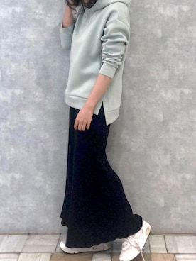 「アイテム（パーカー、グリーン系）」を使った、くすみんさん（レディース・153cm）の冬コーディネート