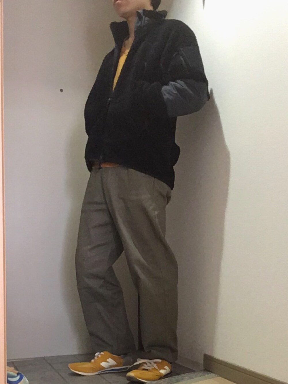 「ゆるコーデ」｜「EMMA CLOTHESのアイテム（その他パンツ、ブラウン系）」を使った、Kimuraさん（メンズ・165cm）の春コーディネートの1枚目の写真