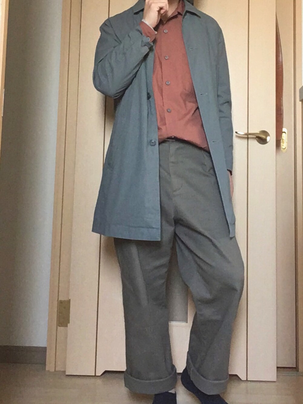 「アースカラー、UNIQLO U、N.HOOLYWOOD」｜「JOURNAL STANDARDのアイテム（ジャケット/アウター、グレー系）」を使った、Kimuraさん（メンズ・165cm）の春コーディネートの1枚目の写真