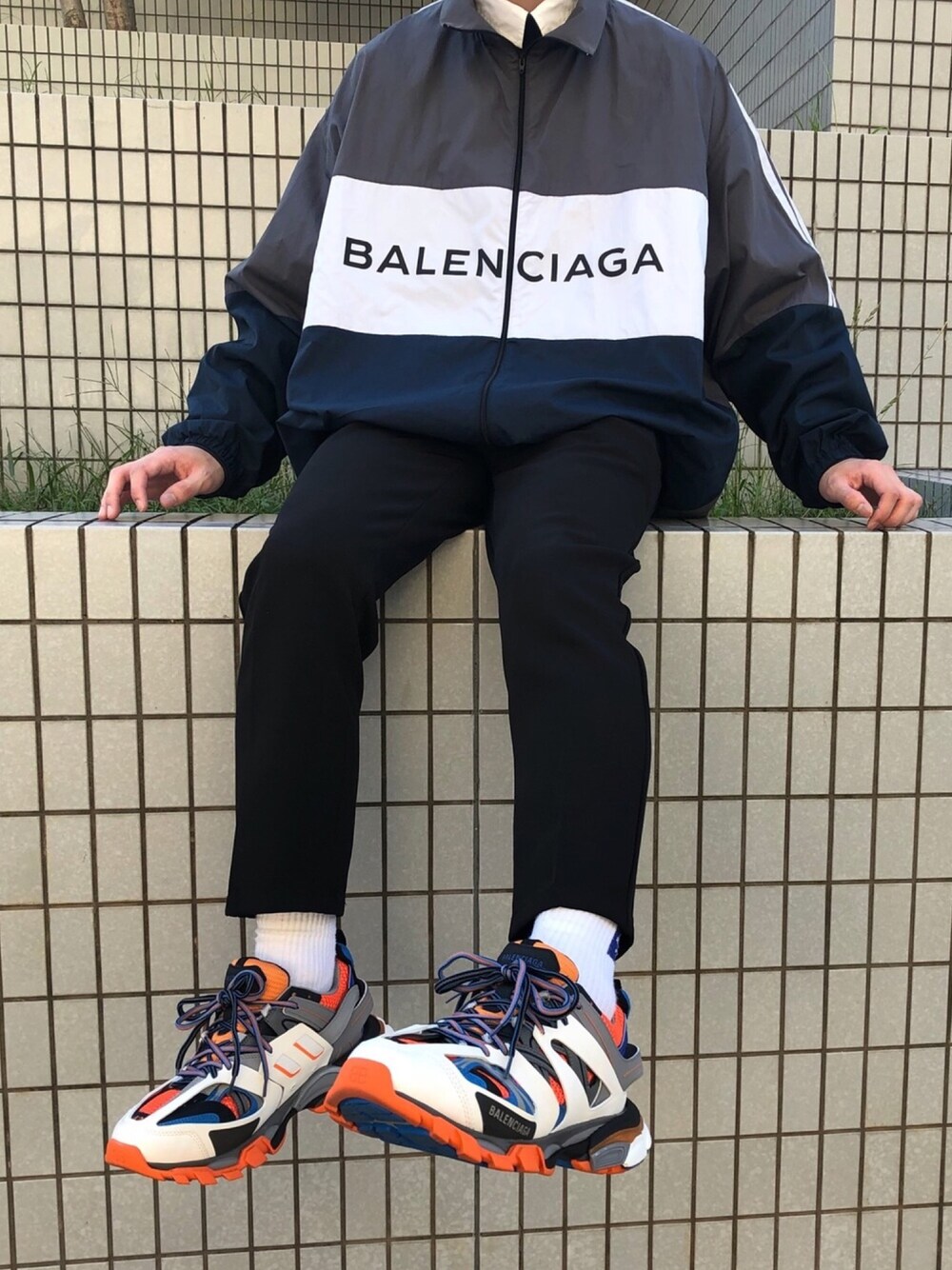 BALENCIAGA ナイロンジャケット グレー/ブラック/レッド バレンシアガ ナイロン ジャケット 18年 44 グレー Aランクの