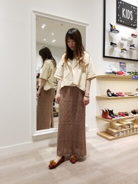 「LOWRYS FARM（ローリーズファーム）のショートＣＰＯシャツ　841006（シャツ/ブラウス）」を使った、WA浜松市野店さん（レディース・163cm）の秋コーディネート