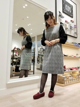 「アイテム（モカシン/デッキシューズ、レッド系）」を使った、WA浜松市野店さん（レディース・163cm）の秋コーディネート