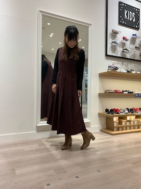 「KBF（ケイビーエフ）のアイテム（ジャンパースカート）」を使った、WA浜松市野店さん（レディース・163cm）の秋コーディネート