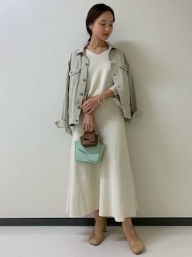 「アイテム（トップス、ベージュ系）」を使った、hiroさん（レディース・156cm）の冬コーディネート