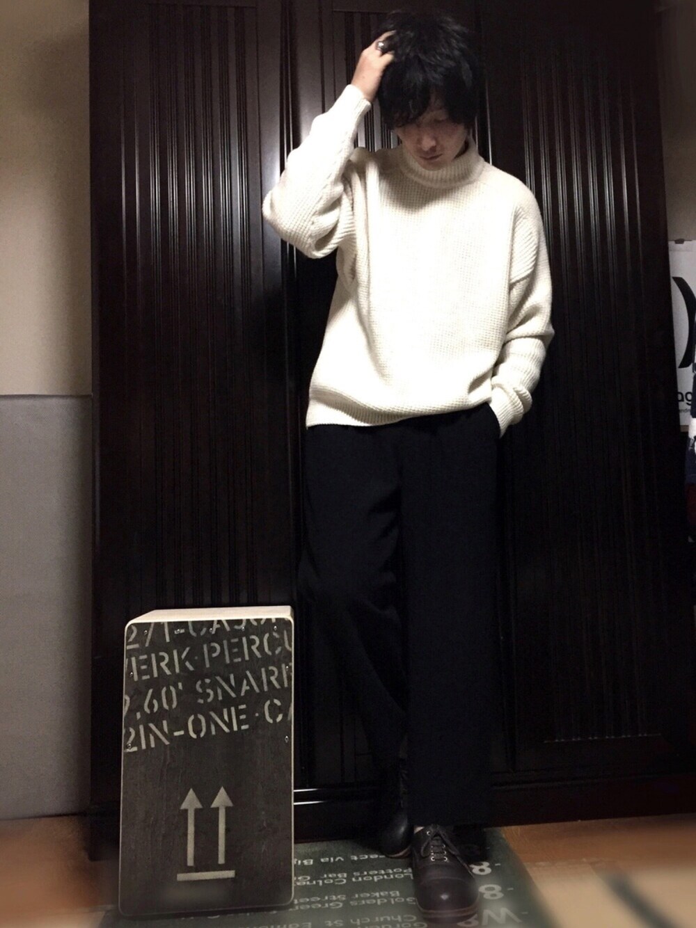 「MARTIN MARGIELAのアイテム（ニット/セーター、ホワイト系）」を使った、tさん（メンズ・175cm）の冬コーディネートの1枚目の写真