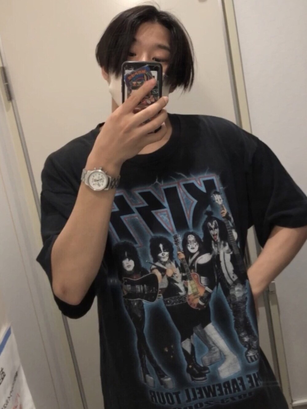 「韓国ファッション、韓国好きな人と繋がりたい、韓国コーデ、韓国スタイル、gdragon、古着、バンドT、センター分け」｜「TIMEXのアイテム（アナログ腕時計、グレー系）」を使った、ロキさん（メンズ・170cm）の夏コーディネートの1枚目の写真