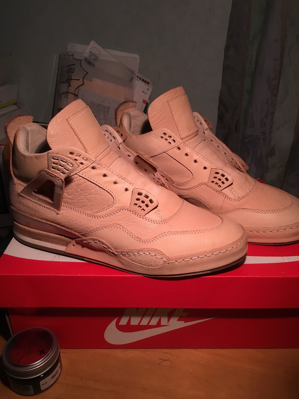 「ヌメ革、革靴、Hender Scheme、AJ4、エアジョーダン」｜「Hender SchemeのHender Scheme manual industrial products 10（スニーカー、ベージュ系）」を使った、hayateさん（メンズ・173cm）の冬コーディネートの1枚目の写真