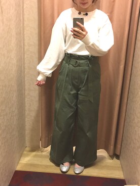 「earth music&ecology（アースミュージックアンドエコロジー）のアイテム（チノパンツ）」を使った、しずかさん（レディース・163cm）の春コーディネート