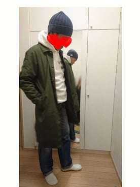 「リーバイス」｜「アイテム（ステンカラーコート）」を使った、SEさん（メンズ・177cm）の春コーディネート