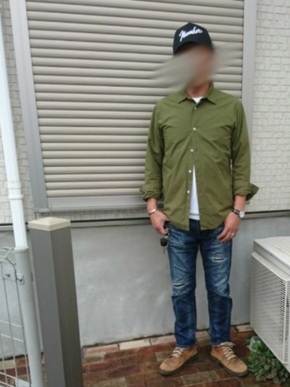 「秋コーデ、大人コーデ、秋のブラウンスタイル、デニムパンツ、ナンバーナイン(NUMBER (N)INE)、ユニクロ、アーバンリサーチ、シャツスタイル、シンプル、UK」｜「NUMBER (N)INEのMESH CAP NUMBER (N)INE×NEW ERA_number9（キャップ、ブラック系）」を使った、SEさん（メンズ・177cm）の秋コーディネートの1枚目の写真