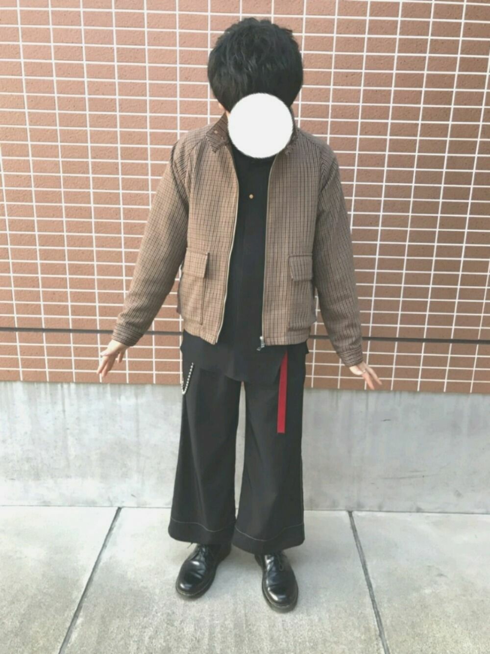 「お洒落さんとつながりたい、ゆるコーデ、ハレ、クルニ、ドクターマーチン、ユナイテッドトウキョウ」｜「Dr. MartensのDr.Martens (ドクターマーチン)/1461 3EYE GIBSON SHOES（その他シューズ、ブラック系）」を使った、HIROさん（メンズ・172cm）の春コーディネートの1枚目の写真