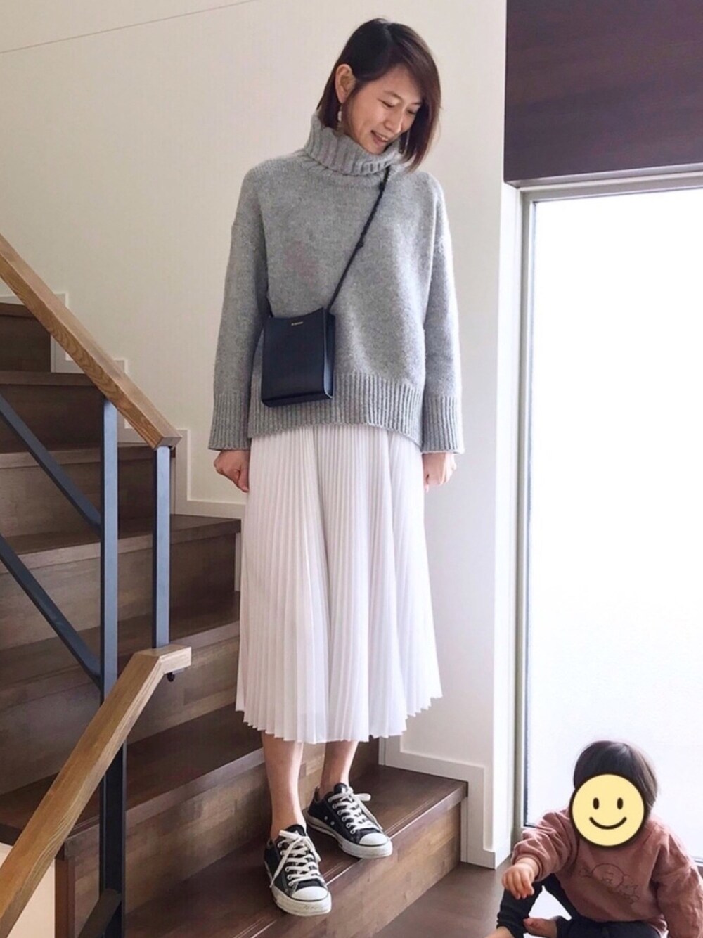 「妊婦、マタニティ、マタニティコーデ、chocoa」｜「CHOCOAの産前産後ロングプリーツ マタニティスカート（マタニティウェア/グッズ、ブラック系）」を使った、CHOCOAさん（レディース・170cm）の冬コーディネートの1枚目の写真