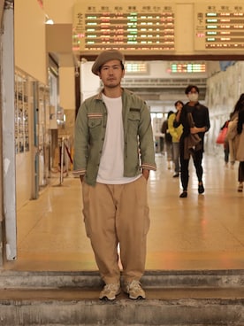 「plain-me（プレインミー）のアイテム（パンツ）」を使った、ADさん（メンズ・179cm）の冬コーディネート