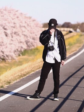 「SAAD（サード）のアイテム（アクセサリー）」を使った、堀越祐樹さん（メンズ・178cm）の春コーディネート