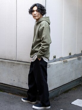 「CIAOPANIC TYPY（チャオパニックティピー）のアイテム（スニーカー）」を使った、Satoshi Makimotoさん（メンズ・166cm）の冬コーディネート