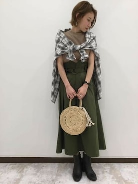「JEANASIS（ジーナシス）のアイテム（かごバッグ）」を使った、JEANASIS 新宿ミロード店STAFFさん（レディース・158cm）の春コーディネート