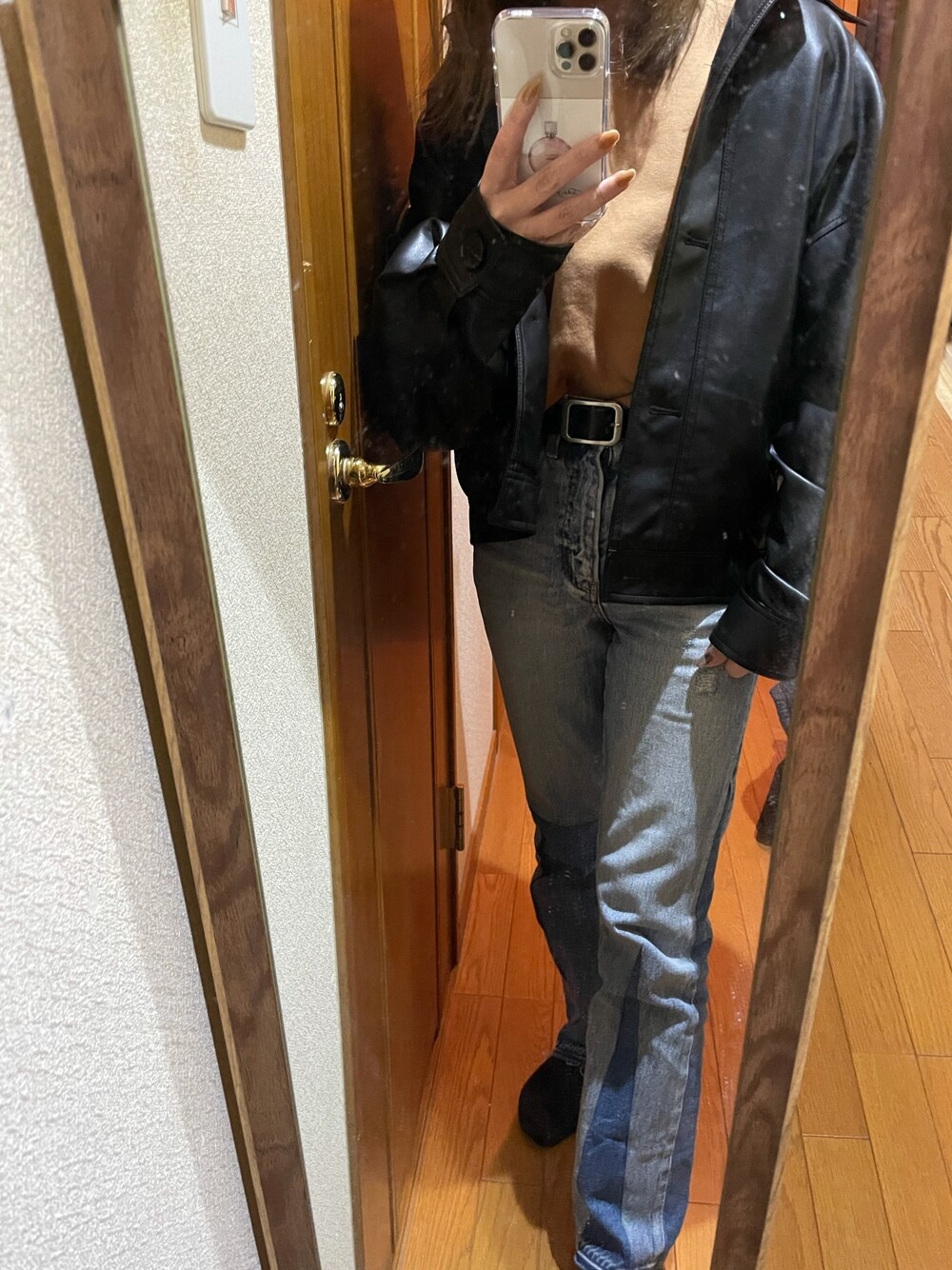 「オトナカジュアル、シンプル、低身長、オーバーサイズ、冬コーデ」｜「MOUSSYのREMAKE LIKE FLARE（デニムパンツ、ブルー系）」を使った、meguuuさん（レディース・156cm）の冬コーディネートの1枚目の写真