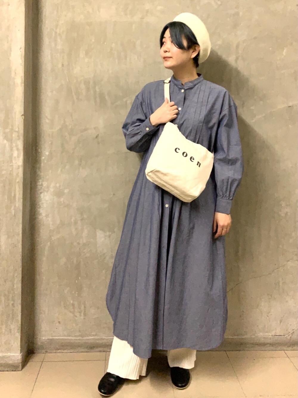 「USAコットン、ボリューム袖、ロゴ・コーエンベア、2021春新作、春のオシャレはパンツから、春こーで、デイリーコーデ＋α」｜「coenの【Sサイズ】coen2WAYロゴトートバッグ（トートバッグ、ホワイト系）」を使った、coen  おのさん（レディース・165cm）の春コーディネートの1枚目の写真