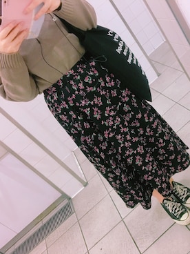 「GU（ジーユー）のアイテム（スカート、ブラック系）」を使った、mizukiさん（レディース・163cm）の秋コーディネート