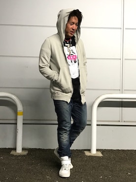 「DRKSHDW by RICK OWENS（ダークシャドウ バイ リックオウエンス）のアイテム（パーカー）」を使った、くすしんさん（メンズ・175cm）の春コーディネート