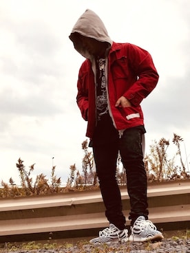 「DRKSHDW by RICK OWENS（ダークシャドウ バイ リックオウエンス）のアイテム（パーカー）」を使った、くすしんさん（メンズ・175cm）の冬コーディネート
