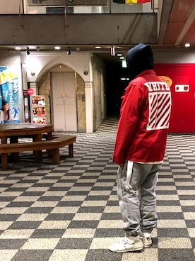 「スエット」｜「アイテム（ミリタリージャケット）」を使った、くすしんさん（メンズ・175cm）の冬コーディネート