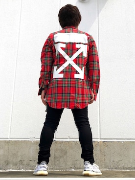 「OFF-WHITE」｜「アイテム（その他）」を使った、くすしんさん（メンズ・175cm）の春コーディネート
