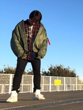 「minedenim」｜「アイテム（MA-1）」を使った、くすしんさん（メンズ・175cm）の冬コーディネート