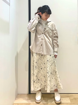 「OZOC（オゾック）のアイテム（スニーカー）」を使った、sumicaさん（レディース・157cm）の春コーディネート