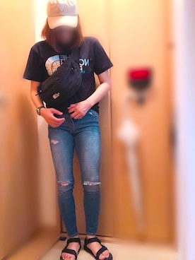 「Guess（ゲス）のアイテム（キャップ）」を使った、かなやんやんさん（レディース・155cm）の夏コーディネート