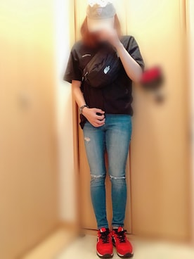 「Guess（ゲス）のアイテム（キャップ）」を使った、かなやんやんさん（レディース・156cm）の秋コーディネート