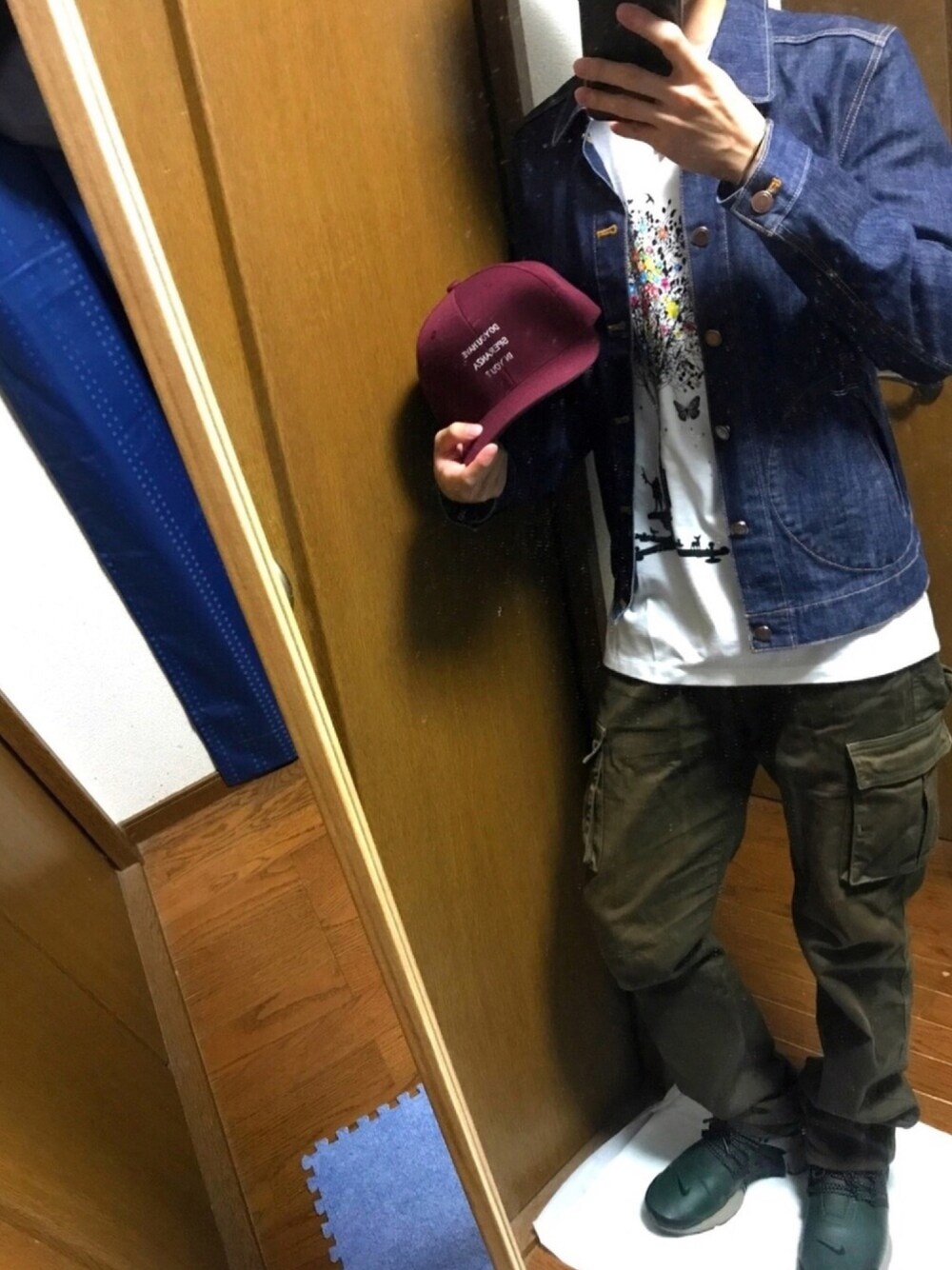 「秋のコーデ、カジュアル、NIKE、スニーカー、デニムジャケット、MANUAL LABOUR、SPERANZA、秋、グラニフ、休日スタイル」｜「NIKEのNIKE ナイキ NIKE AIR PRESTO MID UTILITY ﾅｲｷ ｴｱ ﾌﾟﾚｽﾄ ﾐｯﾄﾞ ﾕｰﾃｨﾘﾃｨ 859524 300GRVGR/BLACK（スニーカー、グリーン系）」を使った、shinさん（メンズ・170cm）の秋コーディネートの1枚目の写真