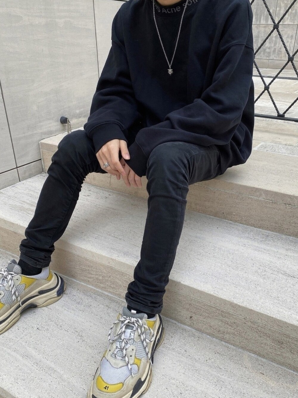 「春コーデ、シンプルコーデ、お洒落さんとつながりたい、AcneStudios、いいね、save、フォローお願いします🤑、いいね返し、低身長、スウェット、相互フォロー、今日のコーデ」｜「Acne StudiosのFLOGHO（スウェット、ブラック系）」を使った、Date(だて)さん（メンズ・168cm）の春コーディネートの1枚目の写真