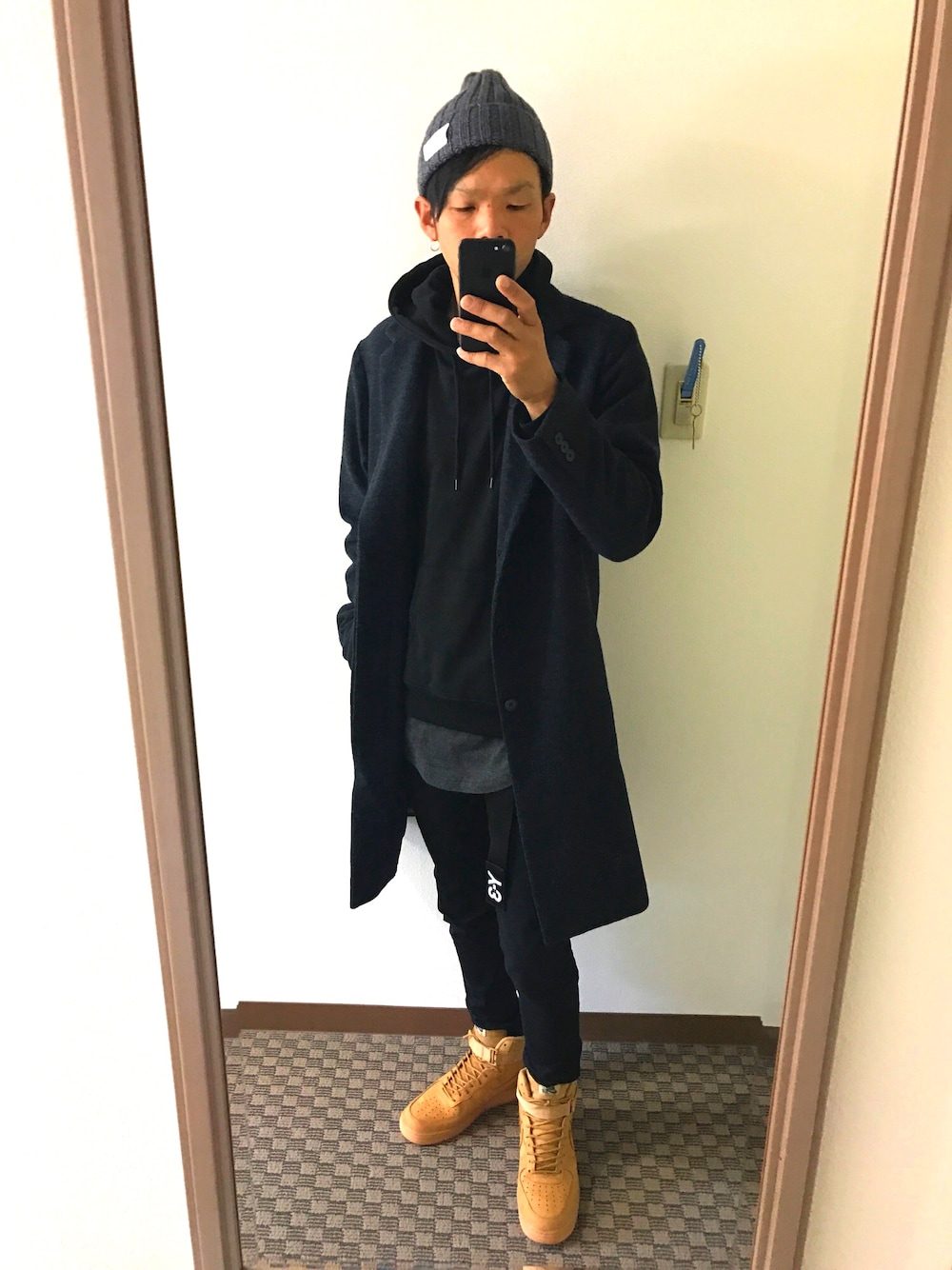 「休日スタイル、黒スキニー、ネイビー、スキニーデニム、street、NIKE、ウィート、AF1、Y-3、DJ」｜「URBAN RESEARCH DOORS MENSの【WEB限定】DOORS リブニットキャップ（ニットキャップ/ビーニー、グレー系）」を使った、DJ Imanishiさん（メンズ・171cm）の冬コーディネートの1枚目の写真