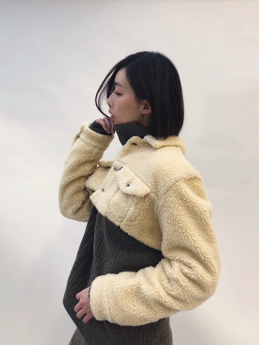 「MIDWEST、off white、OFF-WHITE、SIRLOIN、ボア、ボアジャケット、ニット、タートルネックニット、セール、冬」｜「off whiteのアイテム（その他アウター、ホワイト系）」を使った、Maki (MIDWEST PR)さん（レディース・172cm）の冬コーディネートの1枚目の写真
