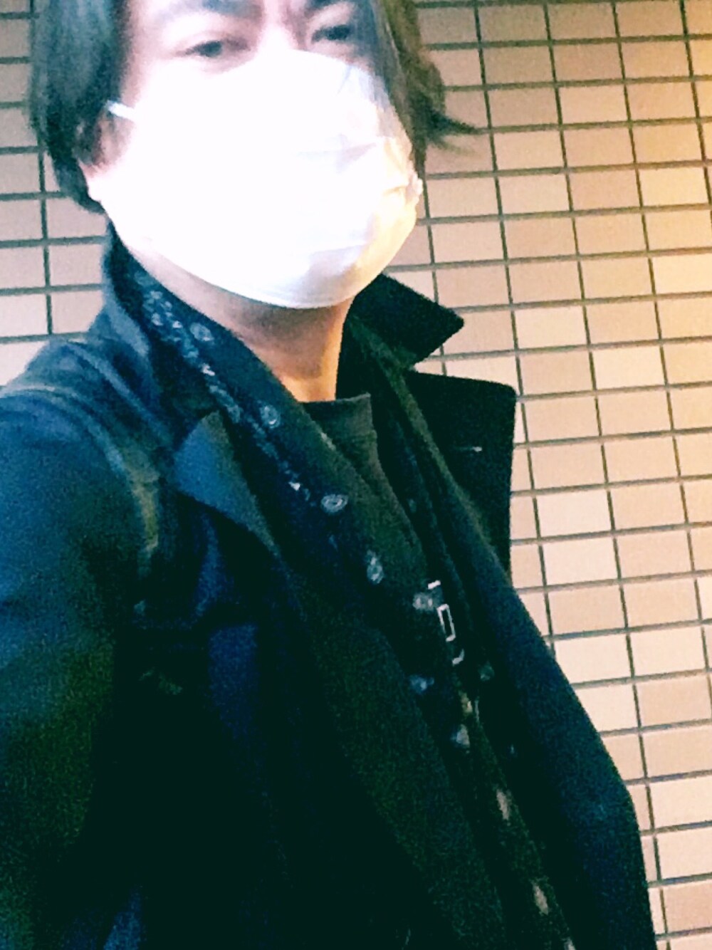 「ユニクロ、UNIQLO U、UNIQLO、ブロックテック、古着、バンダナ柄、monkeytime、monkeytime別注、寒い」｜「UNIQLOのアイテム（トレンチコート、ブルー系）」を使った、まゆChan  さん（メンズ・169cm）の春コーディネートの1枚目の写真