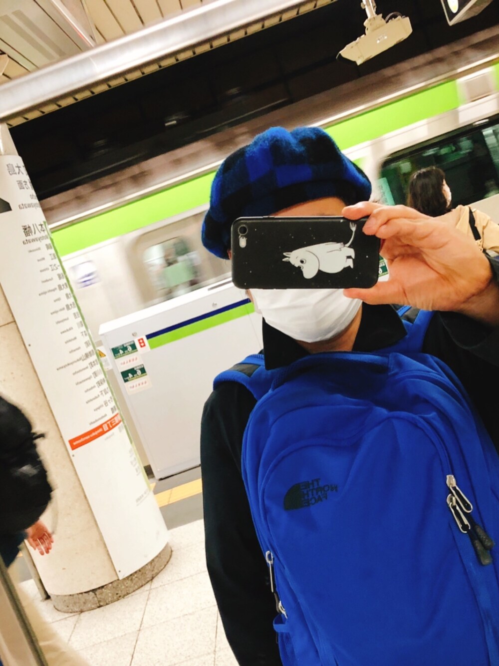 「古着、古着MIX、秋のマイ旬スタイル、バッファローチェック、WOOLRICH、UNIQLO、UNIQLO U、ユニクロ、ユニクロコーデ、シンプル」｜「THE NORTH FACEのアイテム（バックパック/リュック、ブルー系）」を使った、まゆChan  さん（メンズ・169cm）の秋コーディネートの1枚目の写真