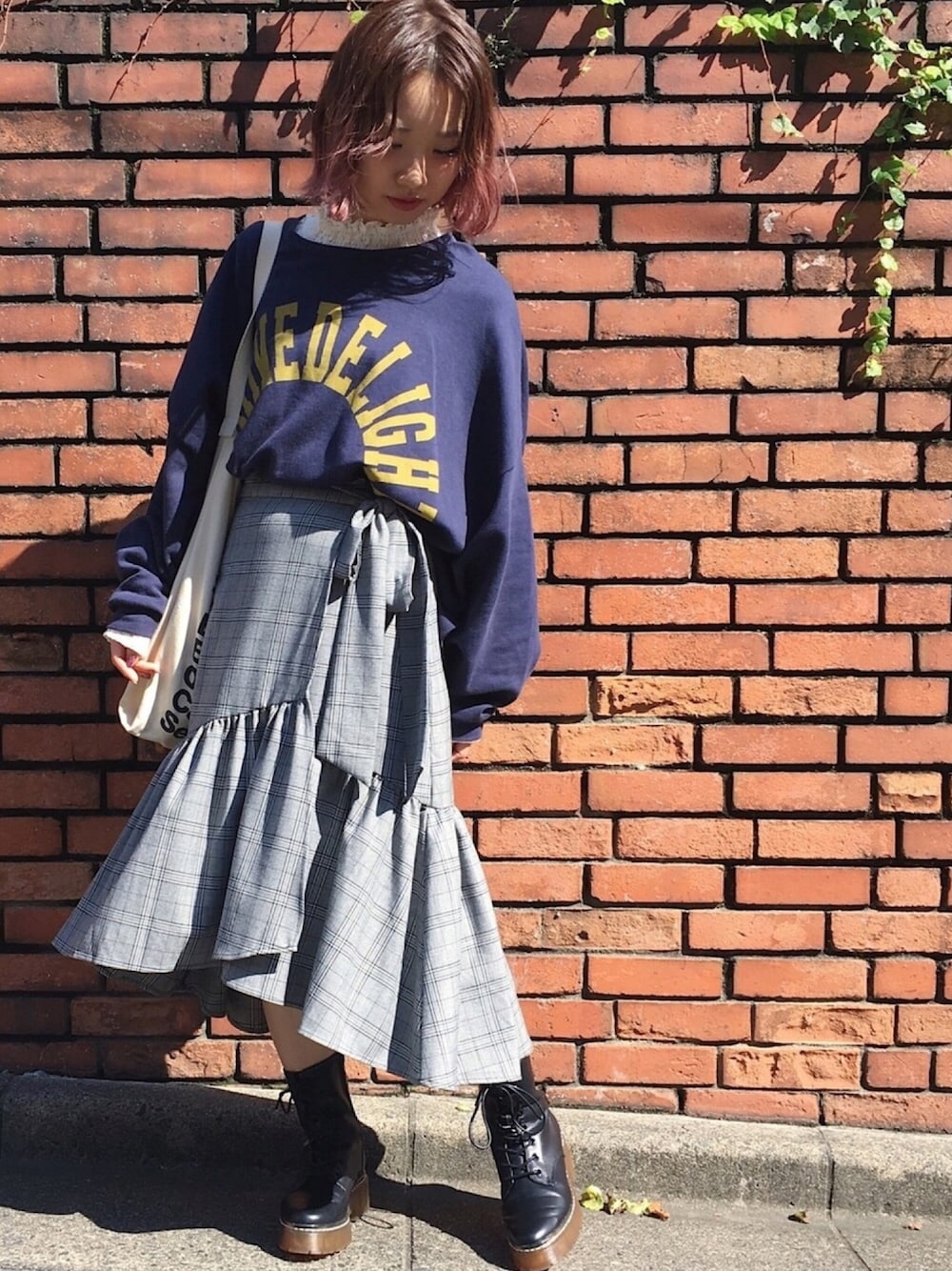 「秋コーデ、ootd、秋色、カジュアルコーデ、スカート、ショートブーツ、グレンチェック、巻きスカート、ZARA、PAGEBOY」｜「PAGEBOYの起毛レースプチハイネックブラウス（Tシャツ/カットソー、ホワイト系）」を使った、Hinechiさん（レディース・158cm）の秋コーディネートの1枚目の写真