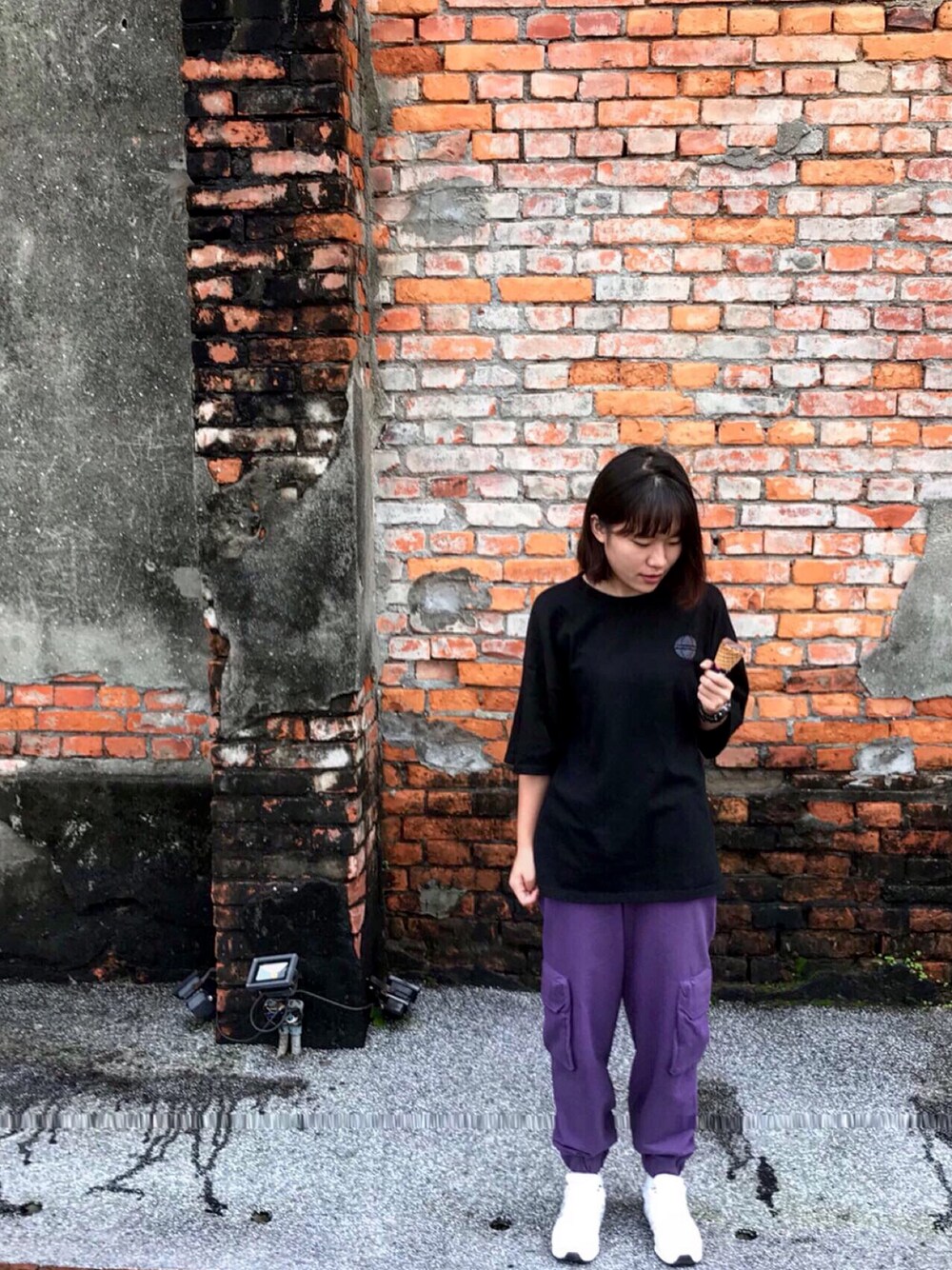 「ootd、oversize、new balance 996、DW-5600」｜「Paragraphのアイテム（Tシャツ/カットソー、ブラック系）」を使った、tutuluuuuuさん（レディース・156cm）の秋コーディネートの1枚目の写真