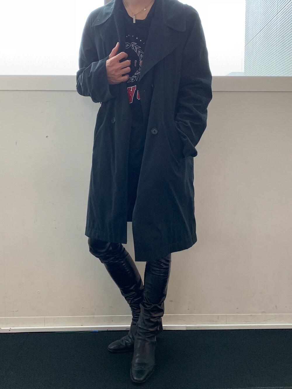 「Dior HOMME、saint laurent paris、Saint Laurent、CELINE、モード、フェミニン」｜「SAINT LAURENT PARISのアイテム（ブーツ、ブラック系）」を使った、Uさん（メンズ・181cm）の冬コーディネートの1枚目の写真