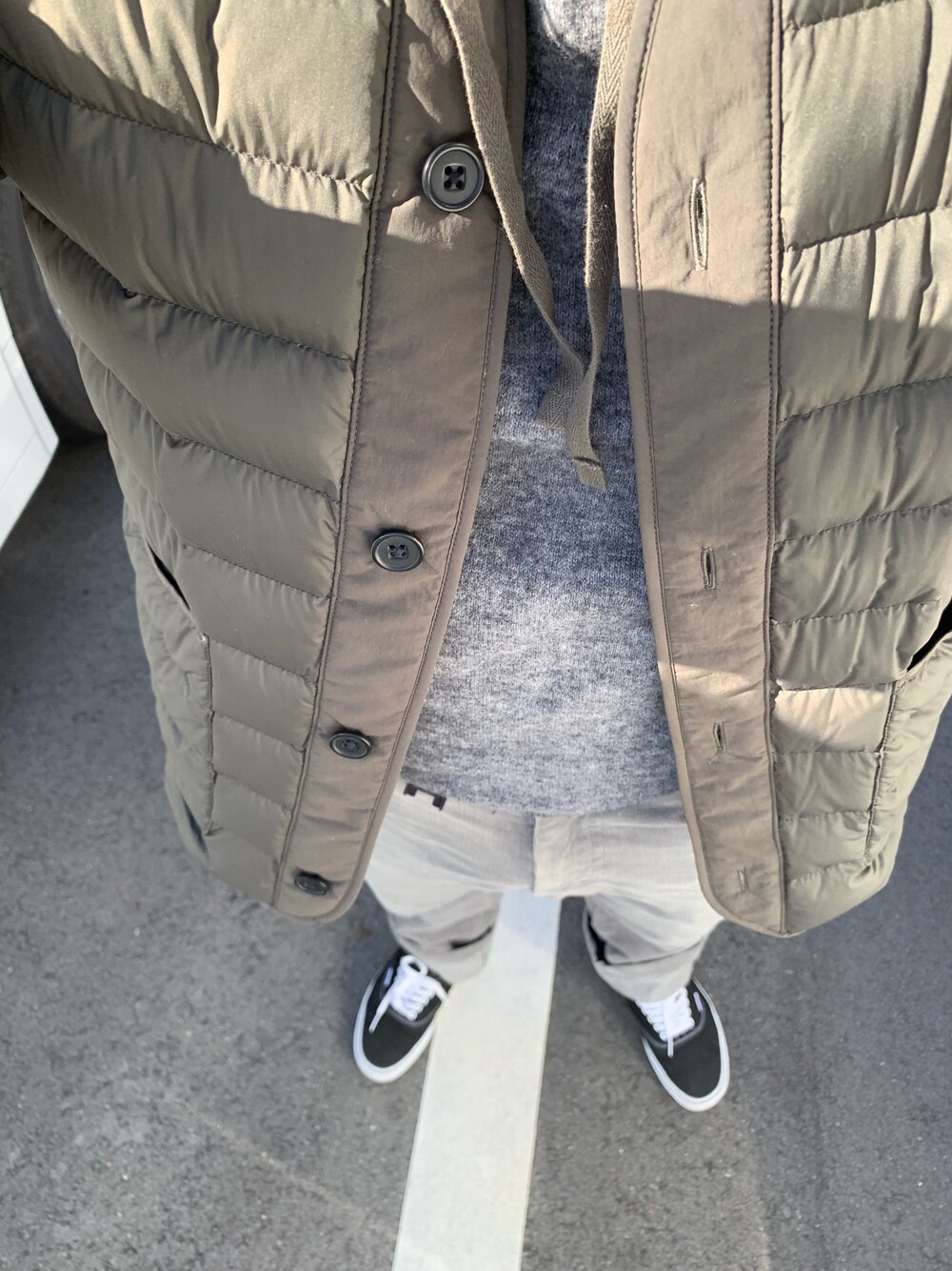 「DIESELのアイテム（パーカー、グレー系）」を使った、ykさん（メンズ・167cm）の冬コーディネートの1枚目の写真