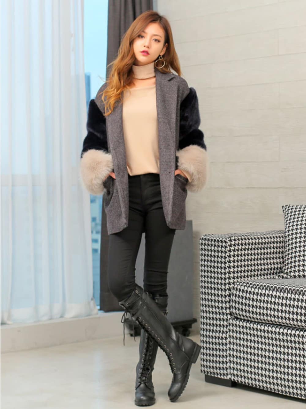 その他のダウンジャケット/コート、その他のブーツを着用したレディースの冬コーディネートの1枚目の写真