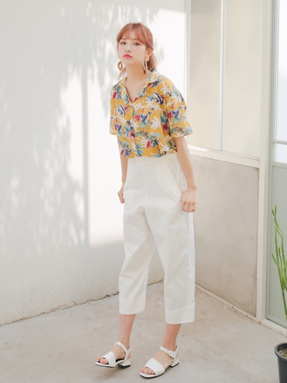 その他のその他パンツ、その他のシャツ/ブラウスを着用したレディースの夏コーディネートの1枚目の写真