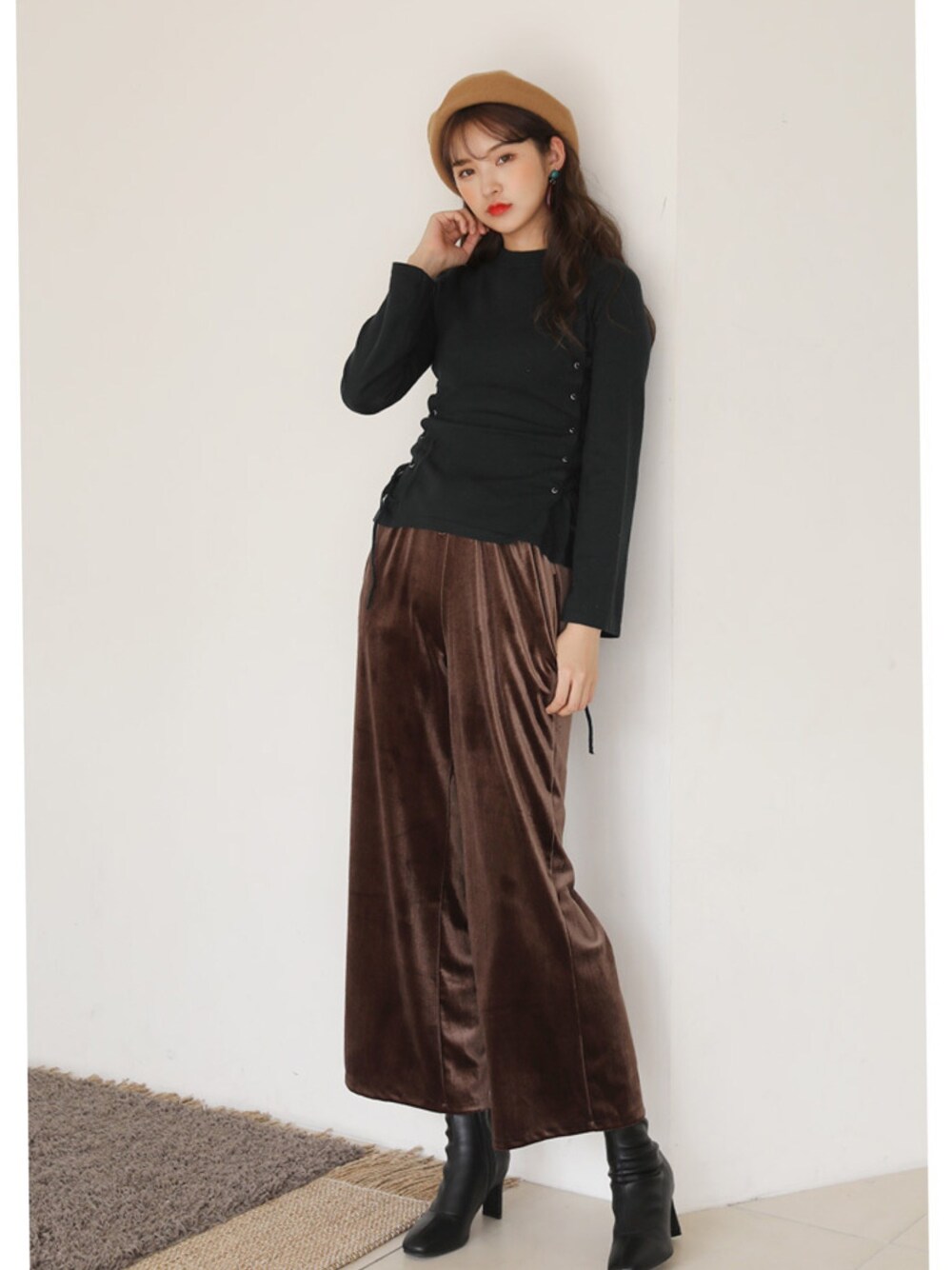 その他のその他パンツ、その他のニット/セーター、その他のハンチング/ベレー帽を着用したレディースの秋コーディネートの1枚目の写真