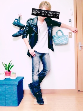 「部屋撮り」｜「アイテム（ライダースジャケット）」を使った、SEIYA☻さん（メンズ・174cm）の春コーディネート