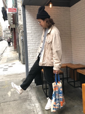 「levisのアイテム（デニムジャケット、ホワイト系）」を使った、Ifan Yuさん（メンズ）の冬コーディネート