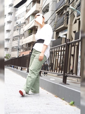 「カーキ×ホワイト」｜Asukaさん（レディース・155cm）の春コーディネート