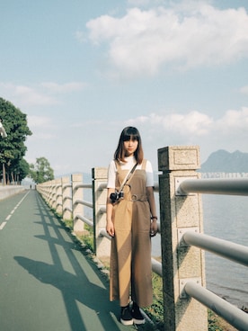 「アイテム（つなぎ/オールインワン、ベージュ系）」を使った、Michelle Leeさん（レディース・165cm）の春コーディネート