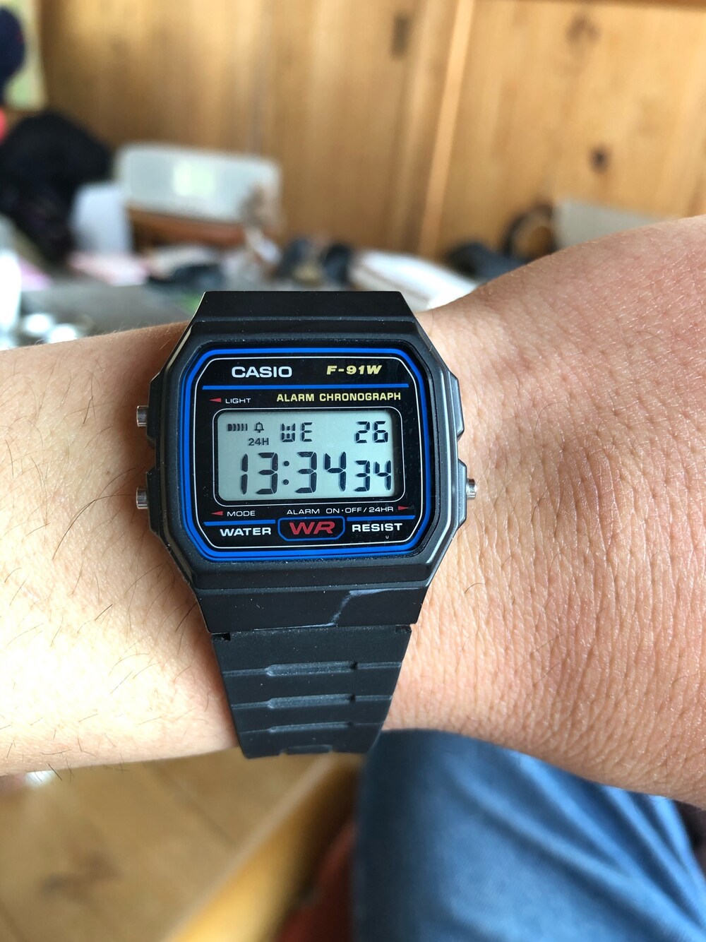 「CASIOのアイテム（アナログ腕時計、ブラック系）」を使った、ユウさん（メンズ・167cm）の夏コーディネートの1枚目の写真